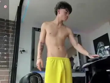Chaturbate Live Sex Cam of pretur_crubaa