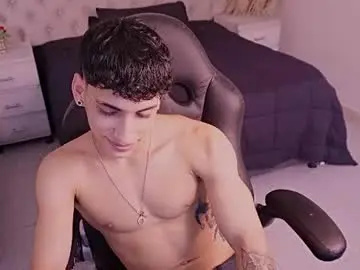 Chaturbate Live Sex Cam of jhoanleandro