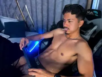 Chaturbate Best live sex cam show of nicolaikarav