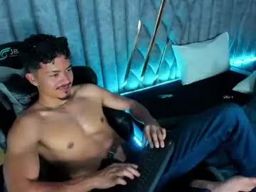 Chaturbate Live Sex Cam of nicolaikarav