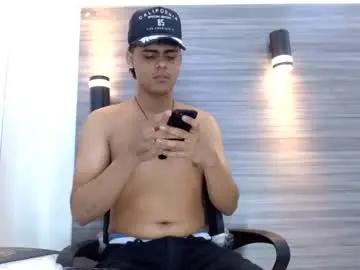 Chaturbate Free Live Porn of lelehott01