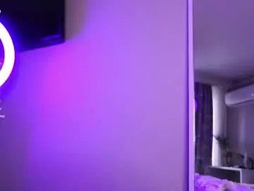 Chaturbate Live Sex Cam of adeles_vibes