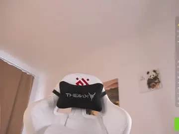Chaturbate Live Sex Cam of adeles_vibes