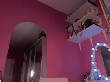 Chaturbate Live Sex Cam of caroline_kiparis