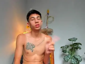 Chaturbate Free Live Porn of lucian_davii