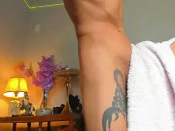 Chaturbate Live Sex Cam of lucian_davii