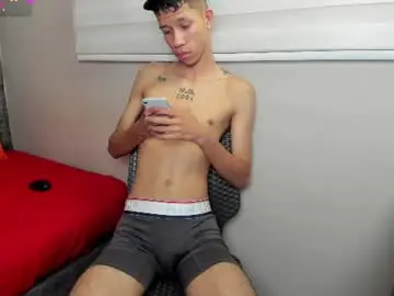 Chaturbate Nude Webcam of zack_horny19