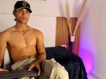 Chaturbate Watch Live Sex Cams of zander_2120