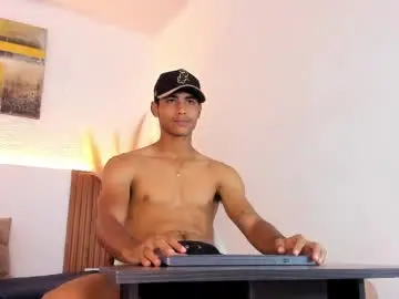 Chaturbate Free Live Porn of zander_2120