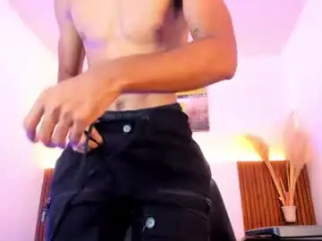 Chaturbate Best live sex cam show of zander_2120