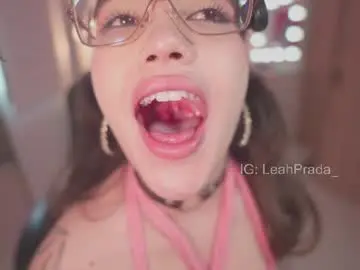 Chaturbate Free Porn Cam of leahprada_