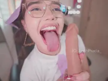 Chaturbate Best live sex cam show of leahprada_