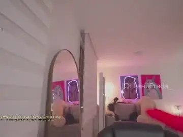 Chaturbate Free Live Porn of leahprada_
