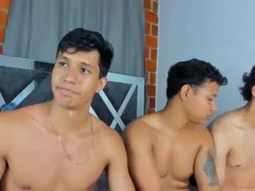 Chaturbate Live Porn of robertmiller21