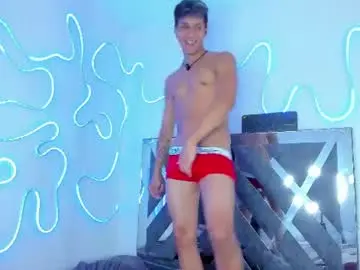Chaturbate Live Porn of robertmiller21