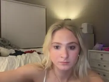 Chaturbate Live Sex Cam of oliviasummerxx