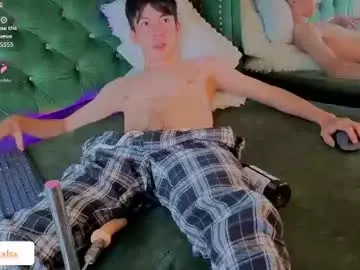 Chaturbate Free Porn Cam of levi_ackermann1