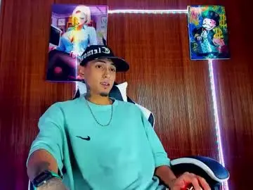 Chaturbate Live Sex Cam of liiaam_lee_