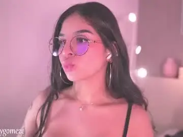 Chaturbate Live Sex Cam of roxannegomez_