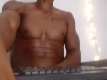 Chaturbate Live Sex Cam of drake_brown_23