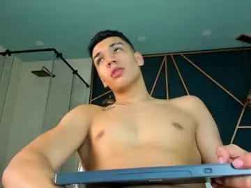 Chaturbate Nude Webcam of apolojackson2