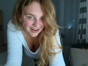 Chaturbate Live Sex Cam of carolinelion