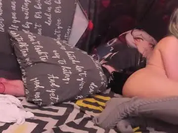 Chaturbate Live Sex of foxxxy_mystery