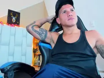 Chaturbate Adult Webcam of adriano_bigcock