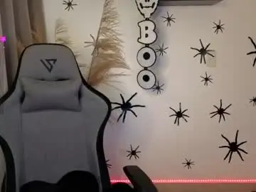 Chaturbate Watch Live Sex Cams of chloebum_