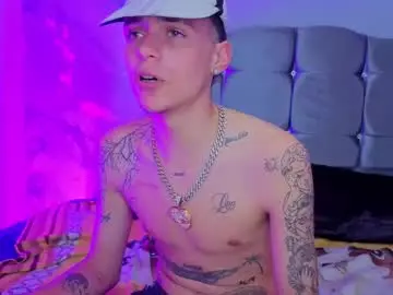 Chaturbate Live Sex Cam of ell_pbc