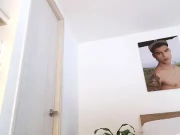 Chaturbate Live Porn of russell_adams_