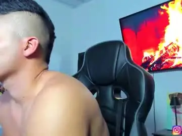 Chaturbate Live Sex Cam of andy_walker_