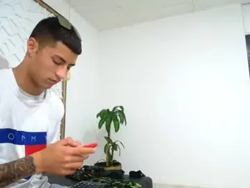 Chaturbate Nude Webcam of mr_porn_9