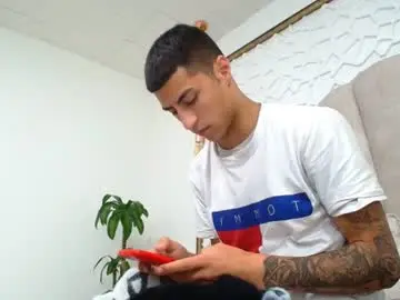 Chaturbate Nude Webcam of mr_porn_9