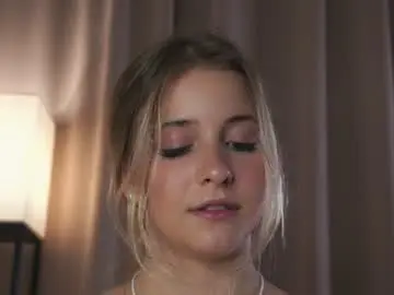 Chaturbate Free Porn Cam of ceceliapidcock