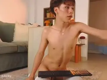 Chaturbate Nude Webcam of tommyfoxboy