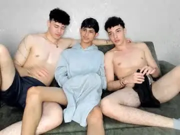 Chaturbate Live Sex Cam of pelusos_mens