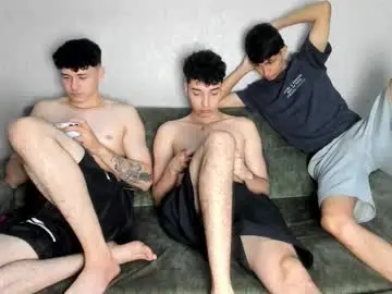 Chaturbate Live Sex Cam of pelusos_mens