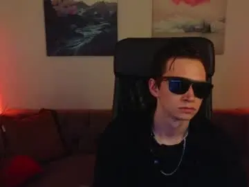 Chaturbate Best live sex cam show of meverik_oushen