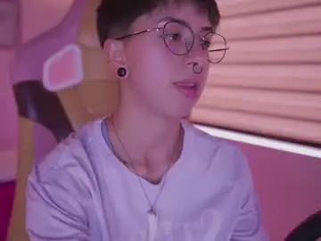 Chaturbate Adult Webcam of tommy_blue1