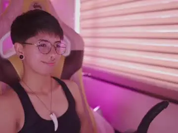 Chaturbate Free Porn Cam of tommy_blue1