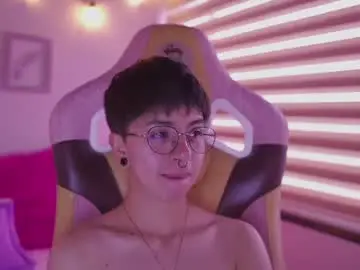 Chaturbate Free Live Porn of tommy_blue1