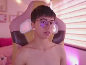 Chaturbate Live Sex Cam of tommy_blue1
