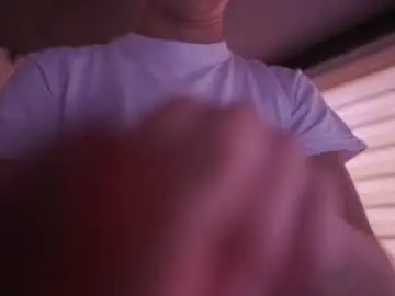 Chaturbate Live Porn of tommy_blue1