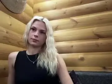 Chaturbate Adult Video Chat of emmalinebareford