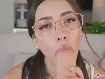 Chaturbate Live Porn of daphne_cooper1