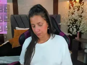 Chaturbate Live Sex of atiena_