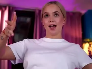 Chaturbate Live Porn of elyssawetxx