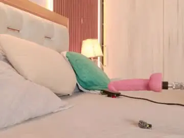 Chaturbate Live Sex Cam of missjuliaa_