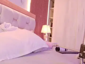 Chaturbate Free Live Porn of missjuliaa_